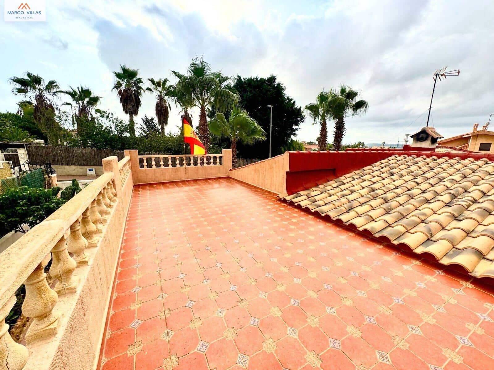 5 bedroom Villa for sale in San Fulgencio with pool garage - € 425,000 (Ref: 9310887)