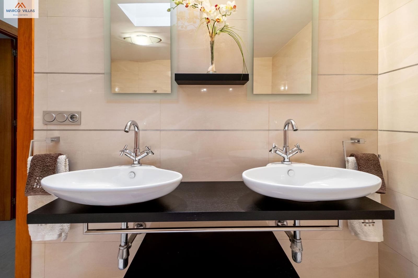 Chalet de 4 habitaciones en Rojales en venta con garaje - 389.000 € (Ref: 9355838)