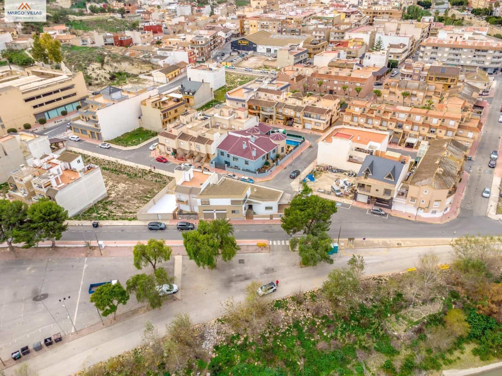 Chalet de 4 habitaciones en Rojales en venta con garaje - 389.000 € (Ref: 9355838)