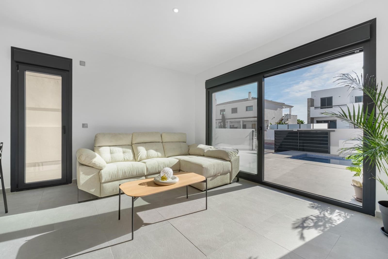 3 quarto Moradia para venda em Daya Nueva com piscina - 299 000 € (Ref: 9395988)