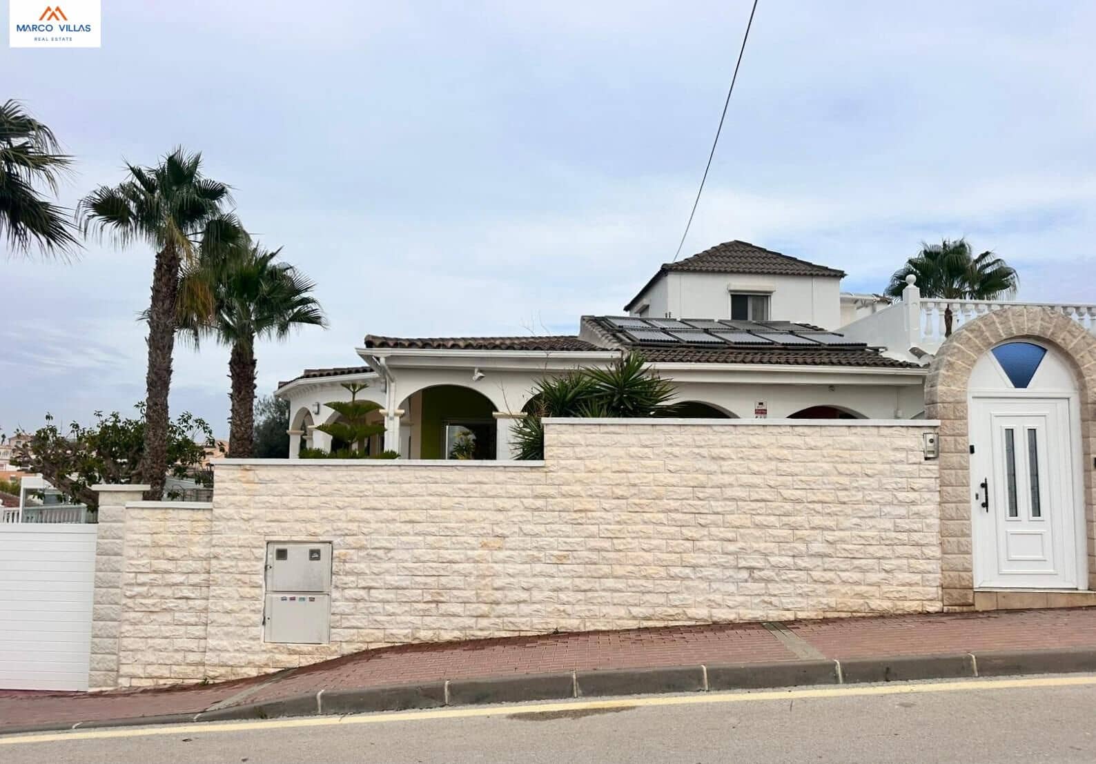 4 bedroom Villa for sale in San Fulgencio with pool garage - € 519,990 (Ref: 9472973)