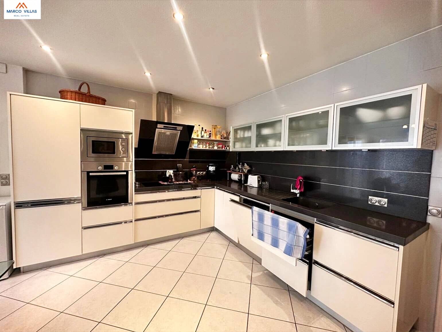 4 bedroom Villa for sale in San Fulgencio with pool garage - € 519,990 (Ref: 9472973)