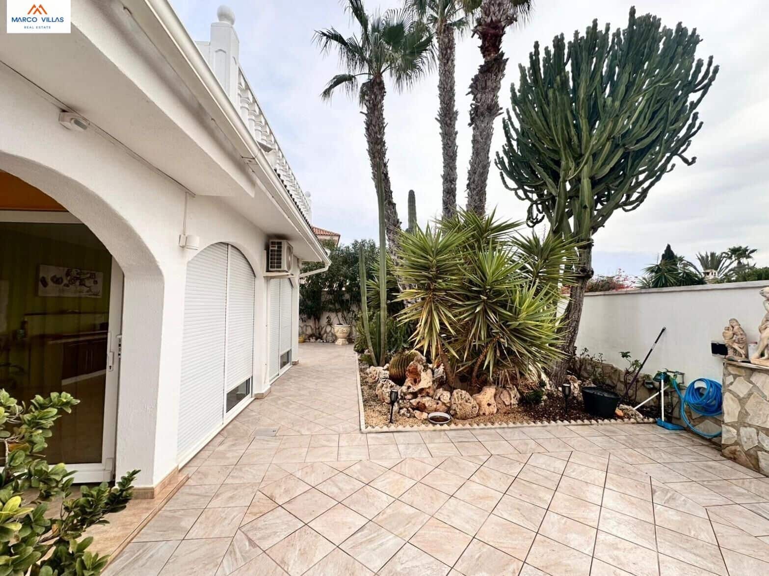 4 bedroom Villa for sale in San Fulgencio with pool garage - € 519,990 (Ref: 9472973)