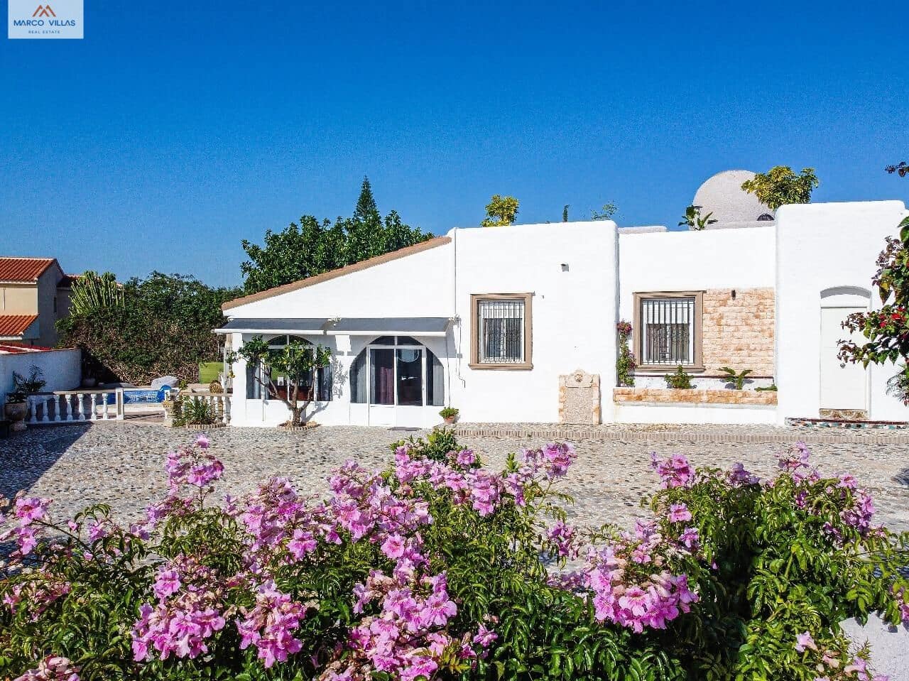 5 bedroom Villa for sale in Rojales with pool garage - € 435,000 (Ref: 9504288)