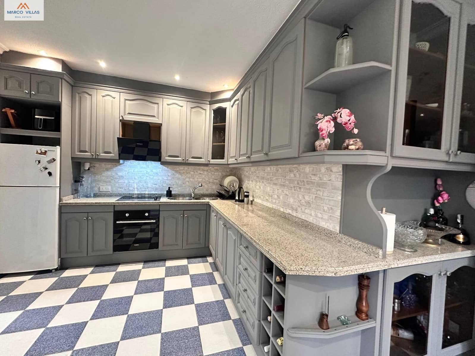 5 bedroom Villa for sale in Rojales with pool garage - € 435,000 (Ref: 9504288)