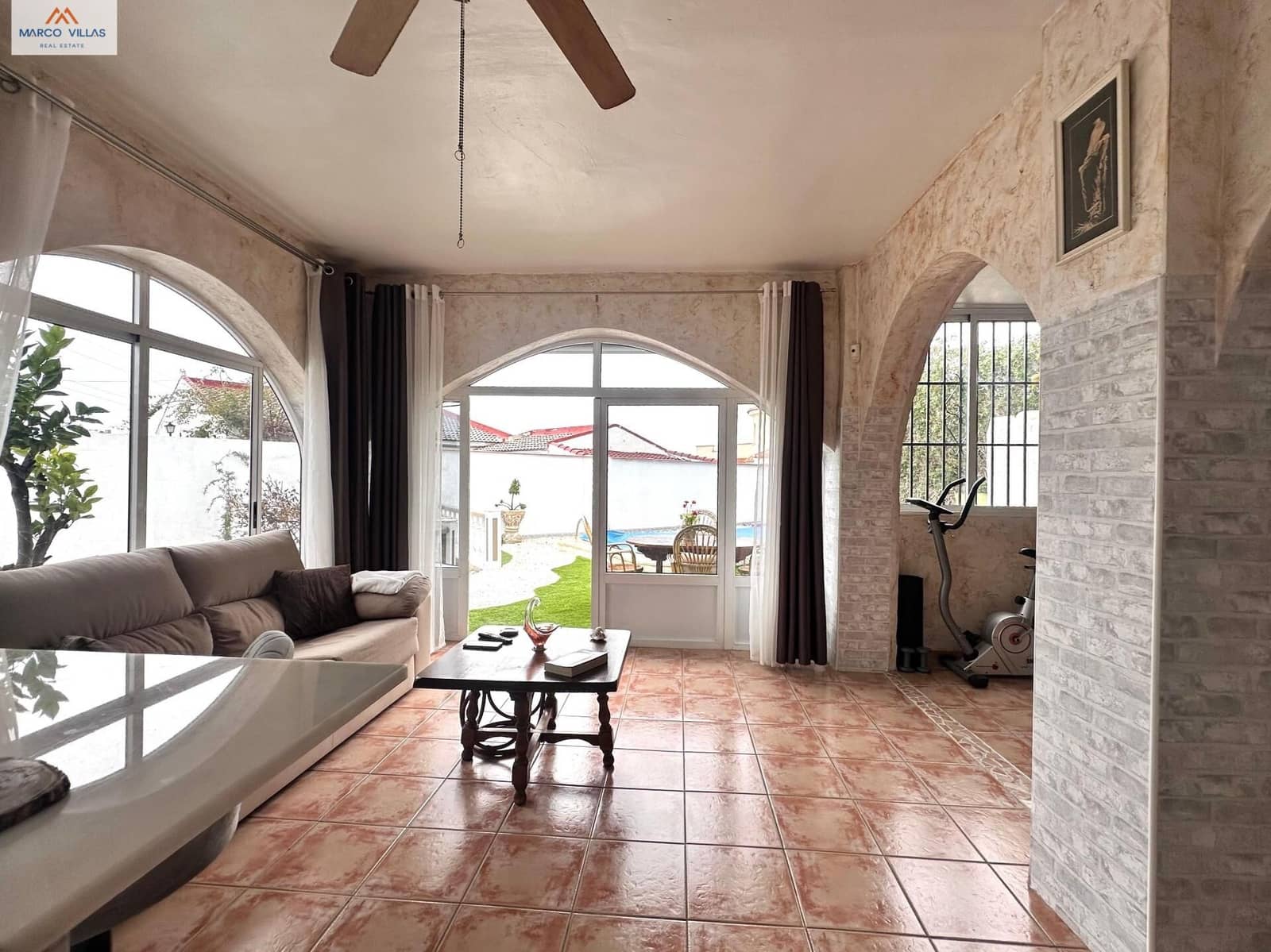 5 bedroom Villa for sale in Rojales with pool garage - € 435,000 (Ref: 9504288)