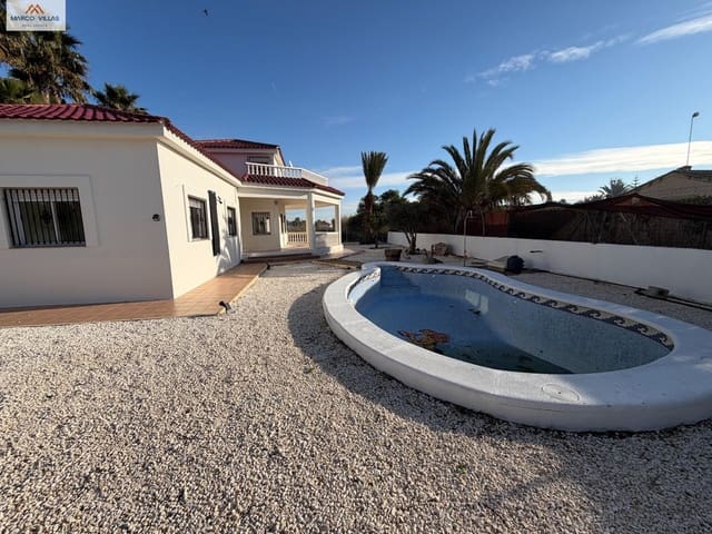 3 soveværelse Villa til salg i La Hoya, Elche / Elx med swimmingpool - € 298.900 (Ref: 9518898)