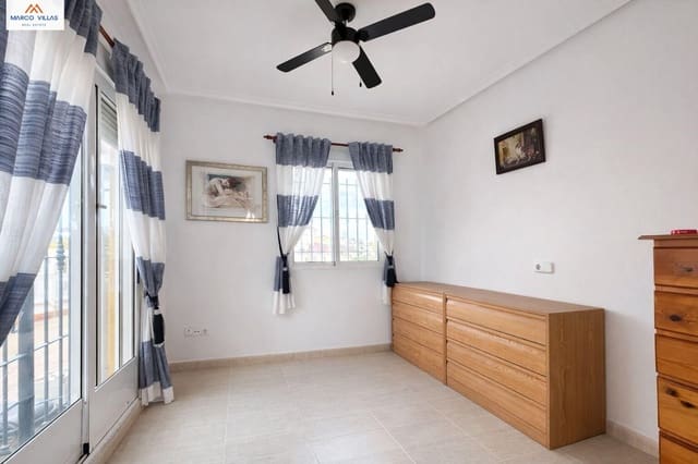 Chalet de 3 habitaciones en Guardamar del Segura en venta con piscina - 275.000 € (Ref: 9541093)