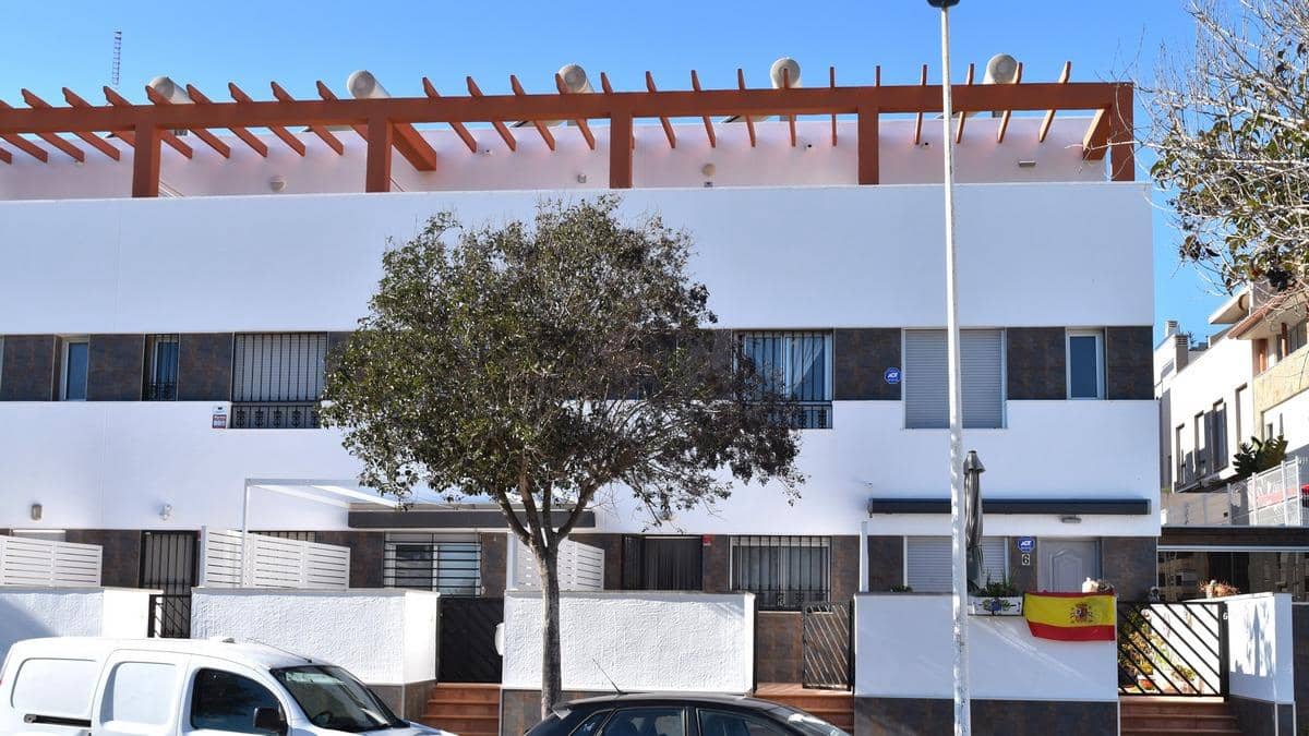 3 bedroom Terraced Villa for sale in Guardamar del Segura with pool garage - € 287,000 (Ref: 9596126)
