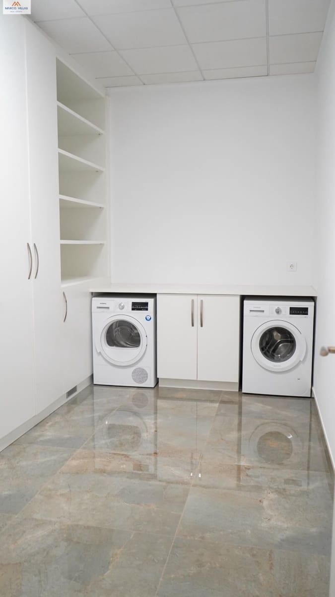 5 bedroom Villa for sale in San Fulgencio with pool garage - € 1,500,000 (Ref: 9604964)