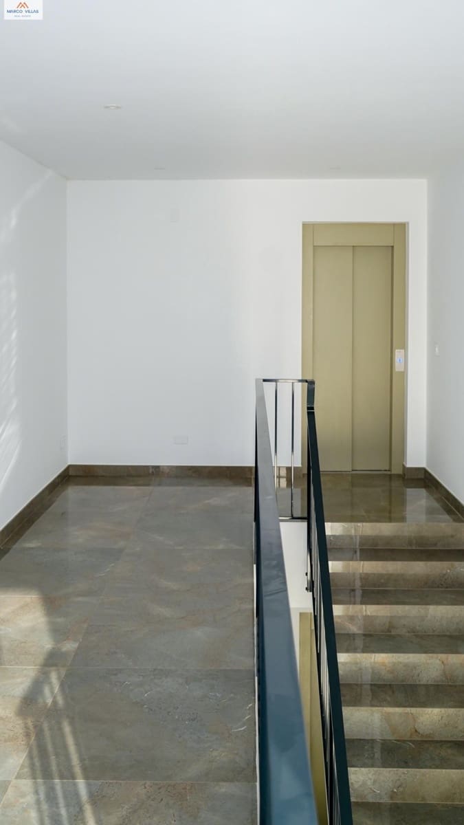 5 bedroom Villa for sale in San Fulgencio with pool garage - € 1,500,000 (Ref: 9604964)