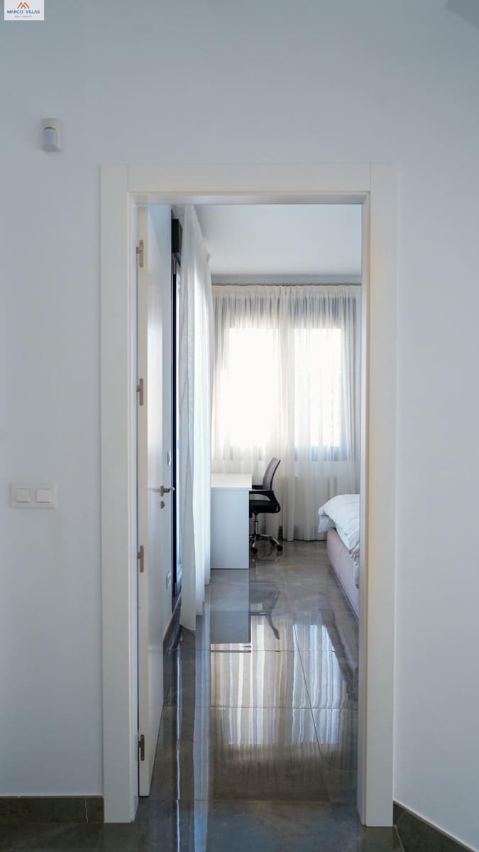 5 bedroom Villa for sale in San Fulgencio with pool garage - € 1,500,000 (Ref: 9604964)