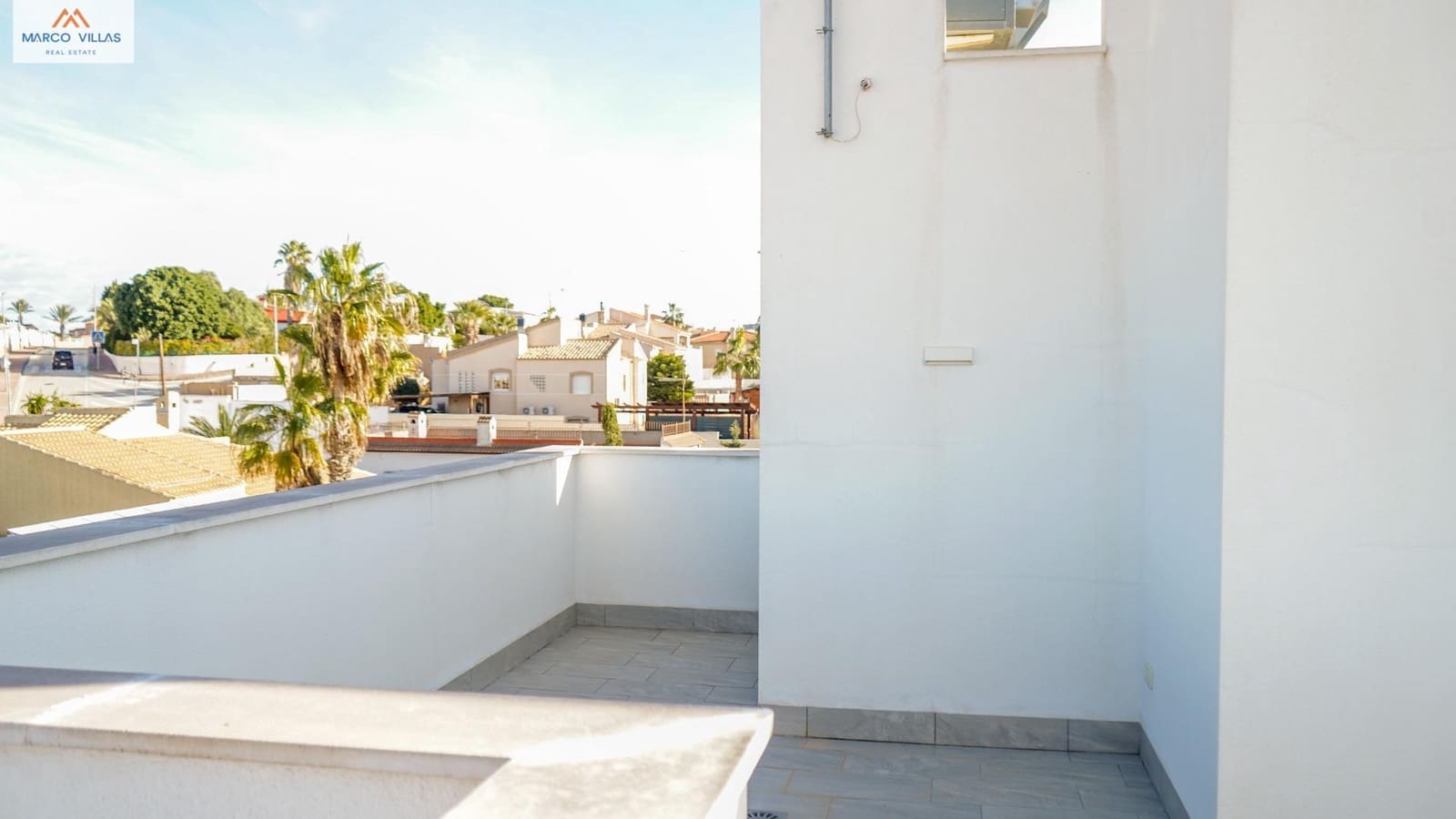 5 bedroom Villa for sale in San Fulgencio with pool garage - € 1,500,000 (Ref: 9604964)