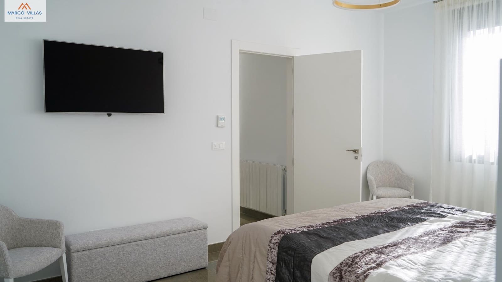 5 bedroom Villa for sale in San Fulgencio with pool garage - € 1,500,000 (Ref: 9604964)