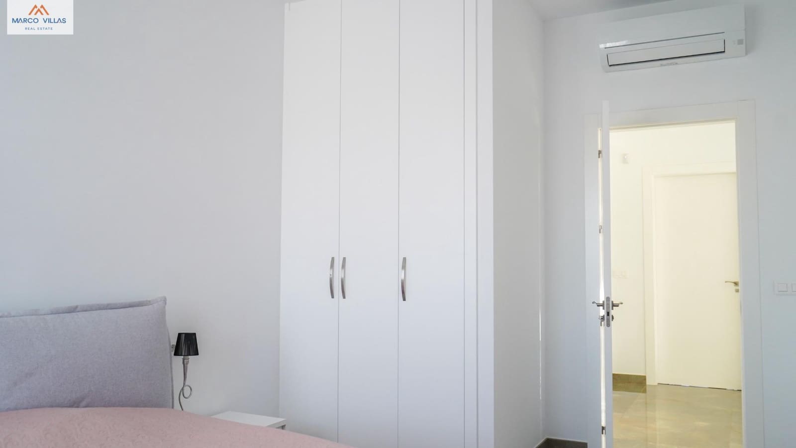 5 bedroom Villa for sale in San Fulgencio with pool garage - € 1,500,000 (Ref: 9604964)