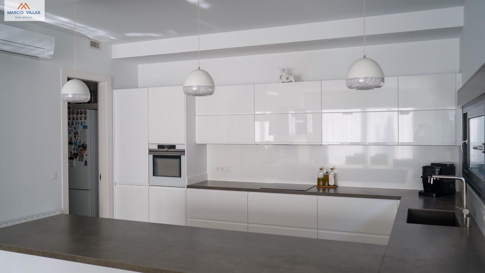 5 bedroom Villa for sale in San Fulgencio with pool garage - € 1,500,000 (Ref: 9604964)