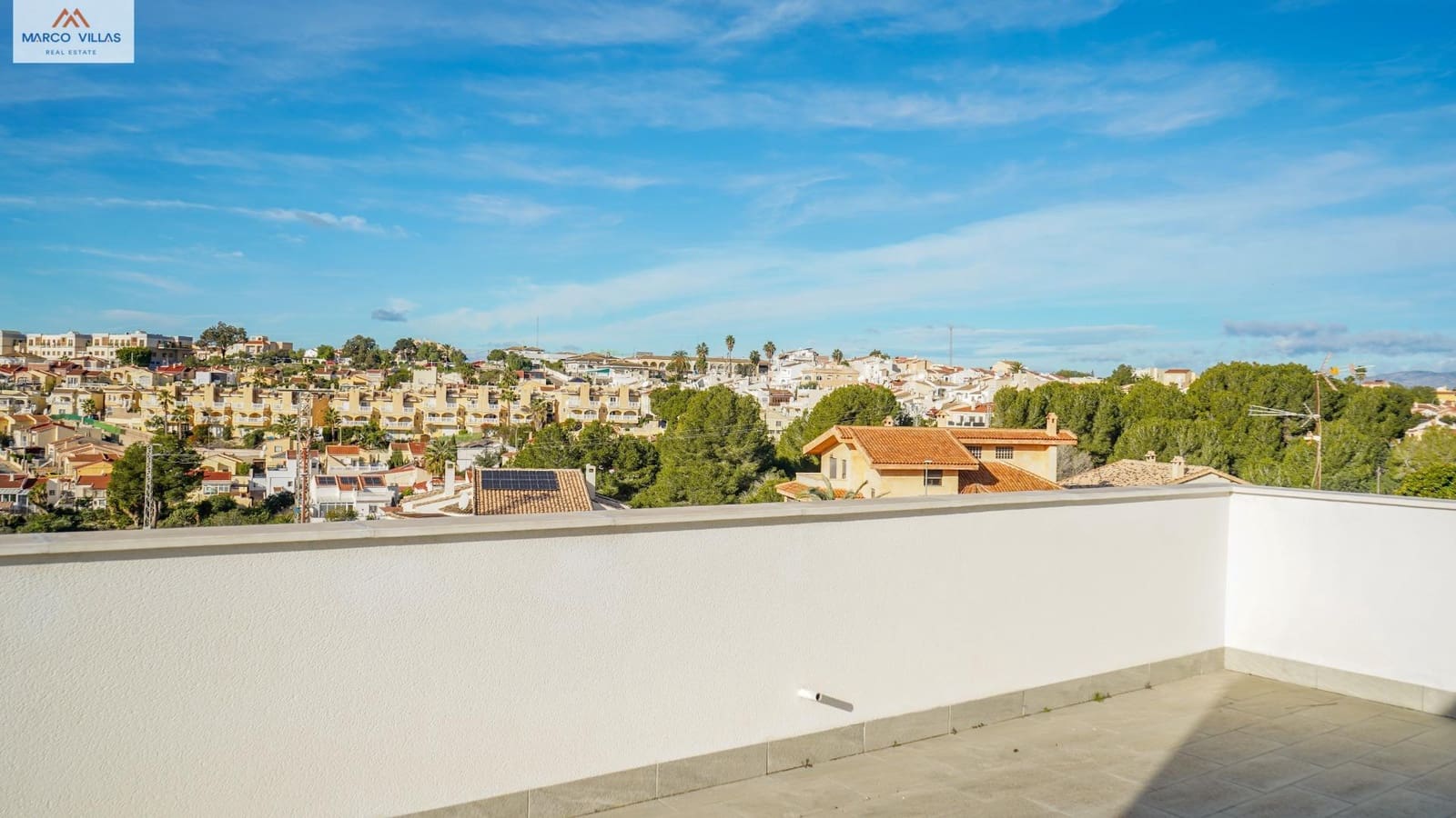 5 bedroom Villa for sale in San Fulgencio with pool garage - € 1,500,000 (Ref: 9604964)