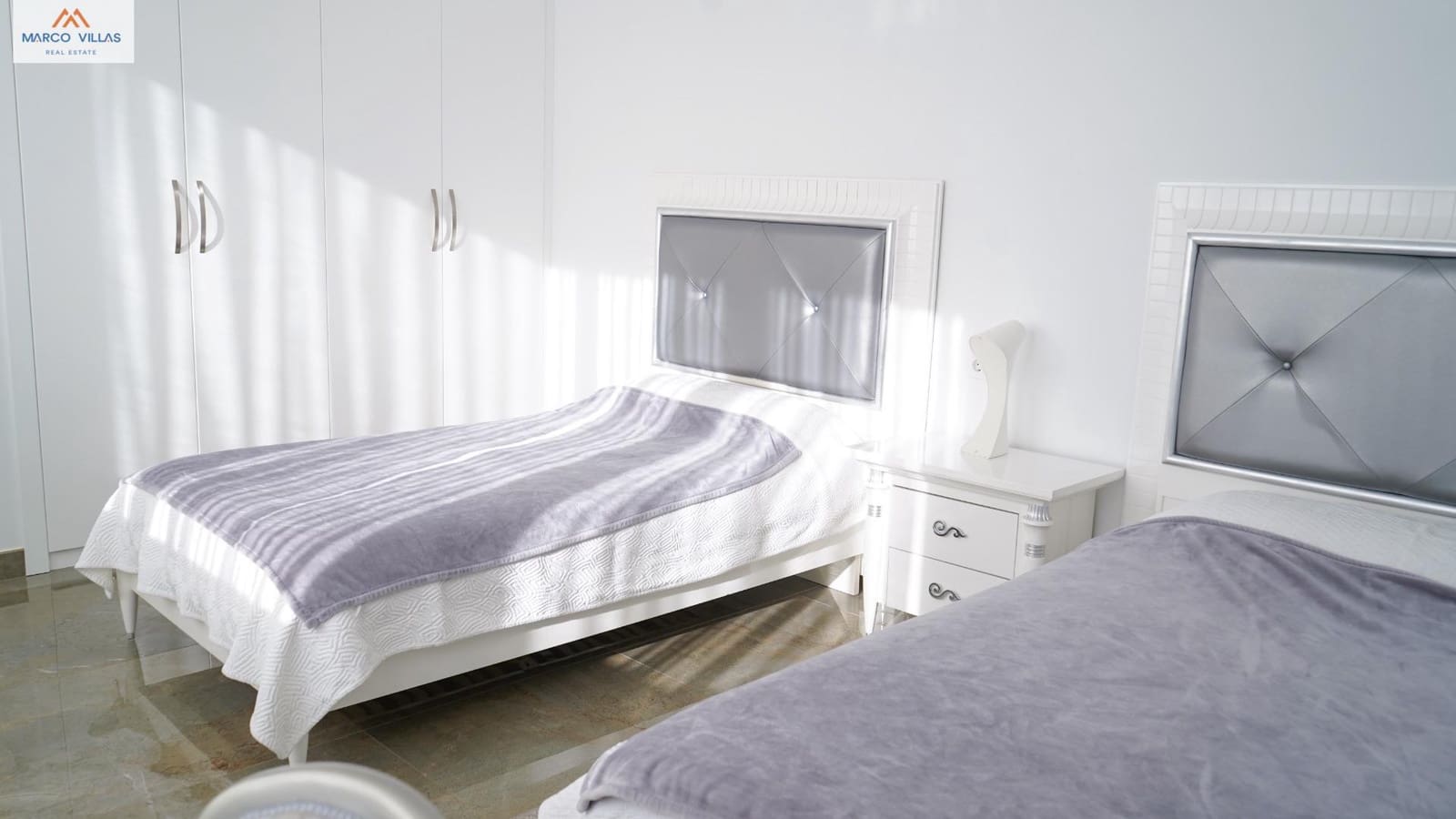 5 bedroom Villa for sale in San Fulgencio with pool garage - € 1,500,000 (Ref: 9604964)