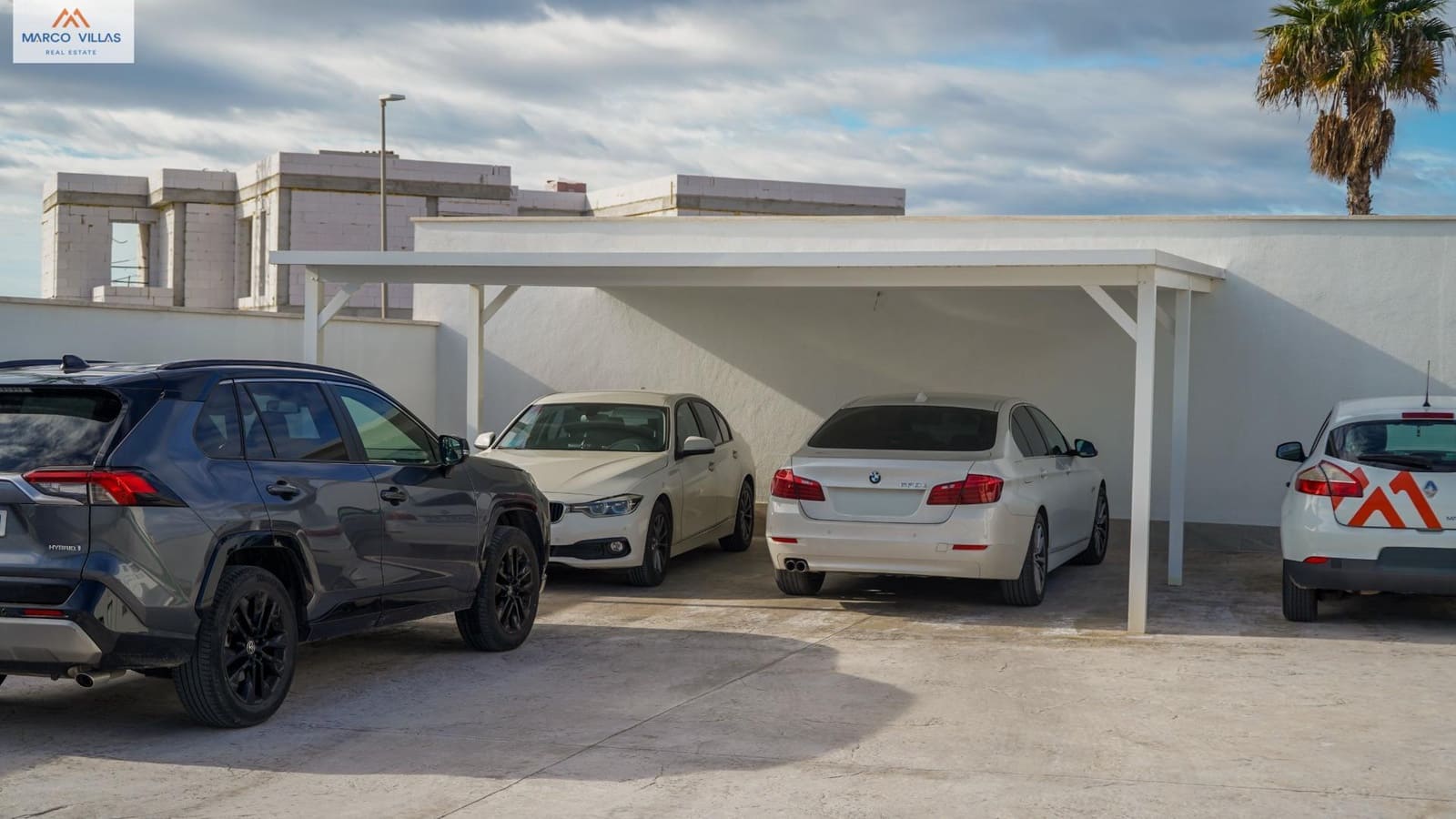 5 bedroom Villa for sale in San Fulgencio with pool garage - € 1,500,000 (Ref: 9604964)