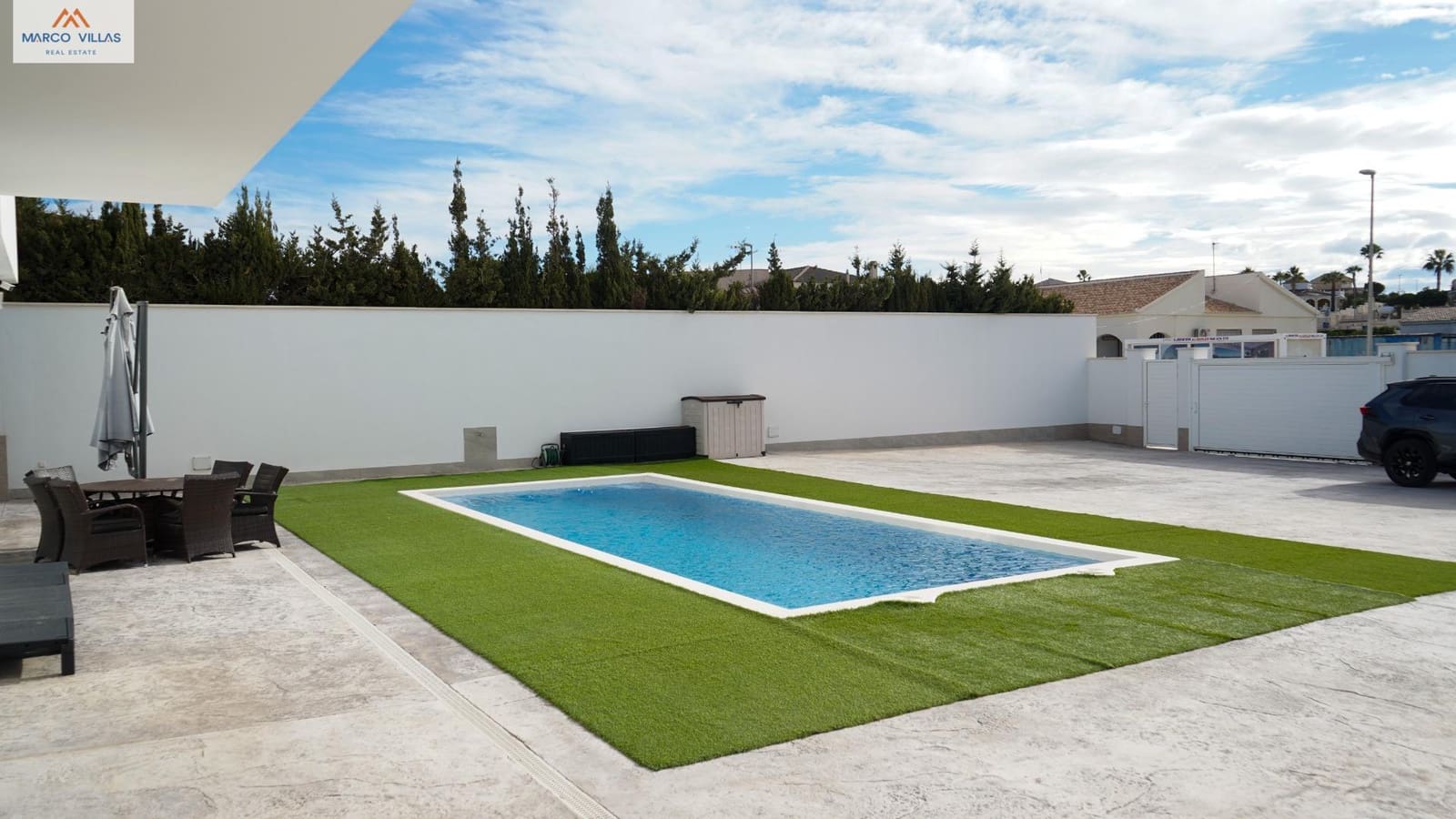 5 bedroom Villa for sale in San Fulgencio with pool garage - € 1,500,000 (Ref: 9604964)