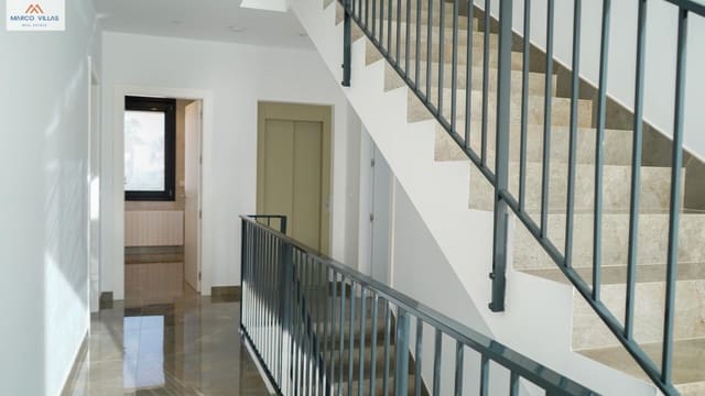 5 bedroom Villa for sale in San Fulgencio with pool garage - € 1,500,000 (Ref: 9604964)