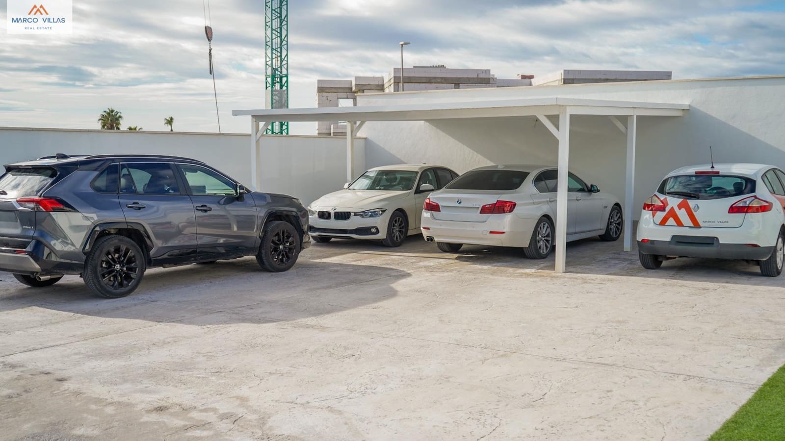 5 bedroom Villa for sale in San Fulgencio with pool garage - € 1,500,000 (Ref: 9604964)