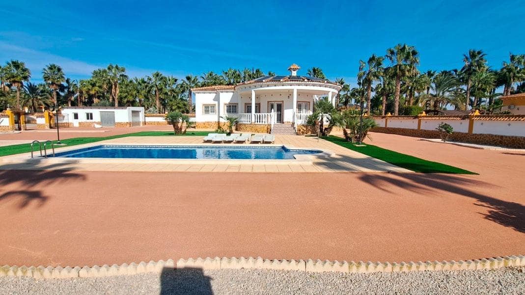 3 bedroom Villa for sale in Catral with pool - € 430,000 (Ref: 9615453)