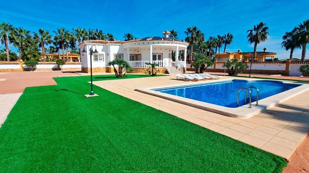 3 bedroom Villa for sale in Catral with pool - € 430,000 (Ref: 9615453)