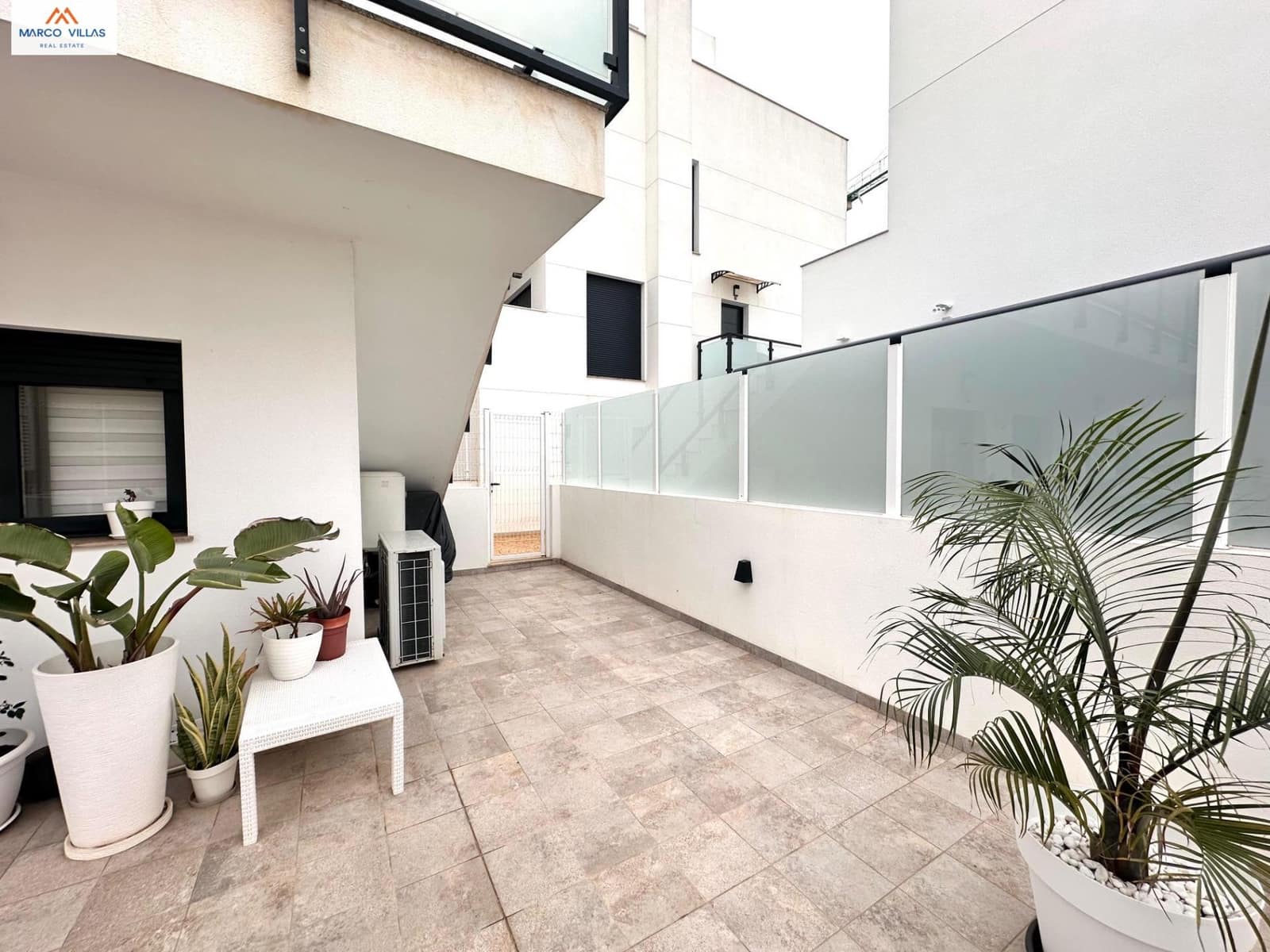 3 soveværelse Lejlighed til salg i Guardamar del Segura med swimmingpool garage - € 289.900 (Ref: 9645008)