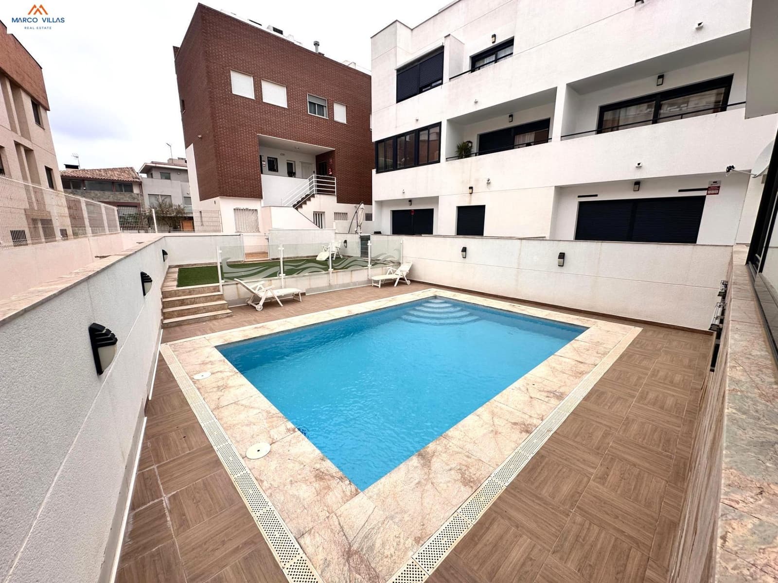 3 soveværelse Lejlighed til salg i Guardamar del Segura med swimmingpool garage - € 289.900 (Ref: 9645008)