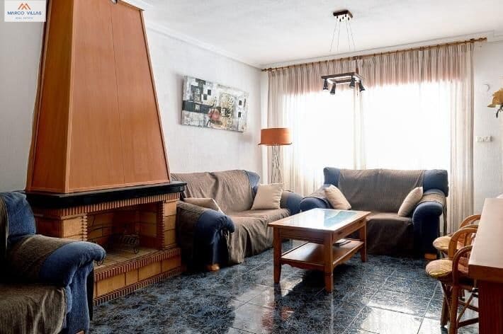 4 bedroom Apartment for sale in Guardamar del Segura with garage - € 285,000 (Ref: 9648102)