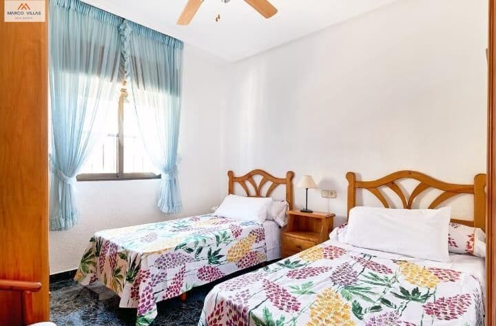 4 bedroom Apartment for sale in Guardamar del Segura with garage - € 285,000 (Ref: 9648102)