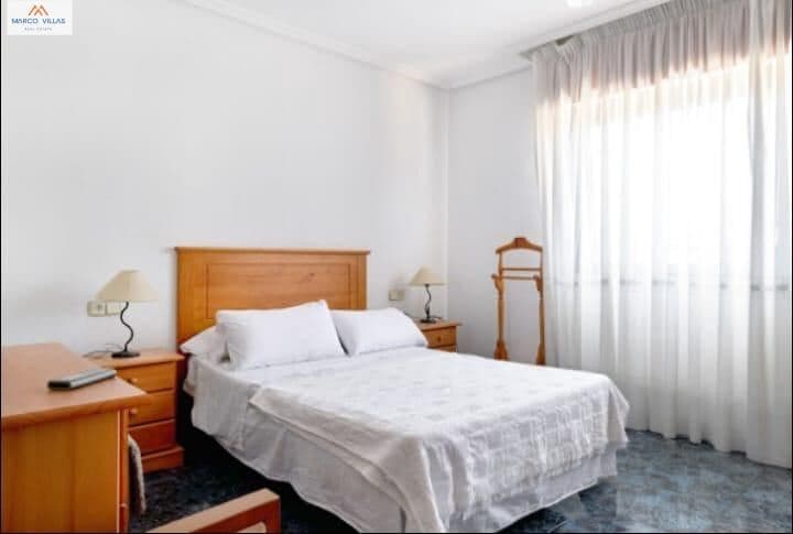 4 bedroom Apartment for sale in Guardamar del Segura with garage - € 285,000 (Ref: 9648102)