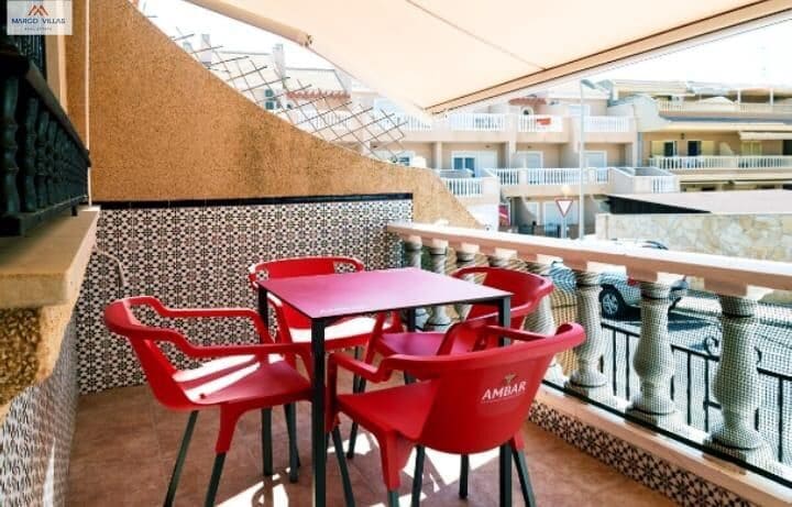 4 bedroom Apartment for sale in Guardamar del Segura with garage - € 285,000 (Ref: 9648102)