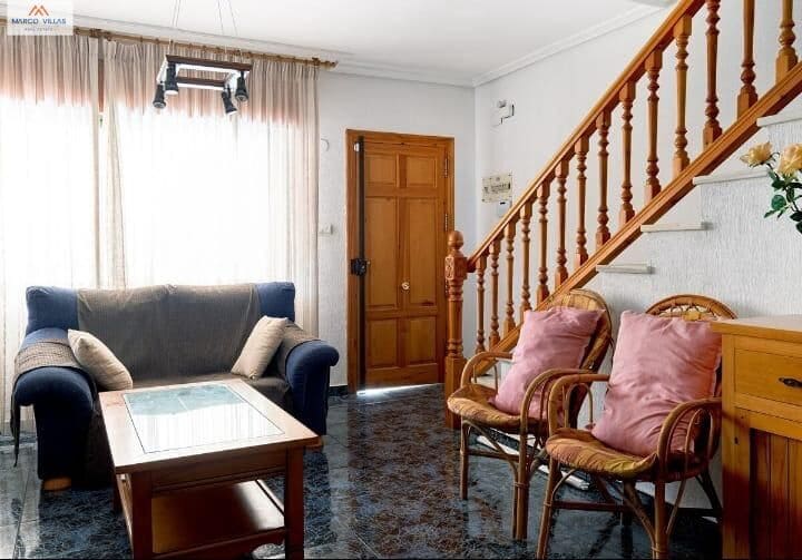 4 bedroom Apartment for sale in Guardamar del Segura with garage - € 285,000 (Ref: 9648102)