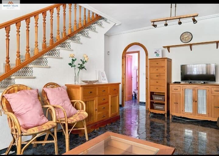 4 bedroom Apartment for sale in Guardamar del Segura with garage - € 285,000 (Ref: 9648102)