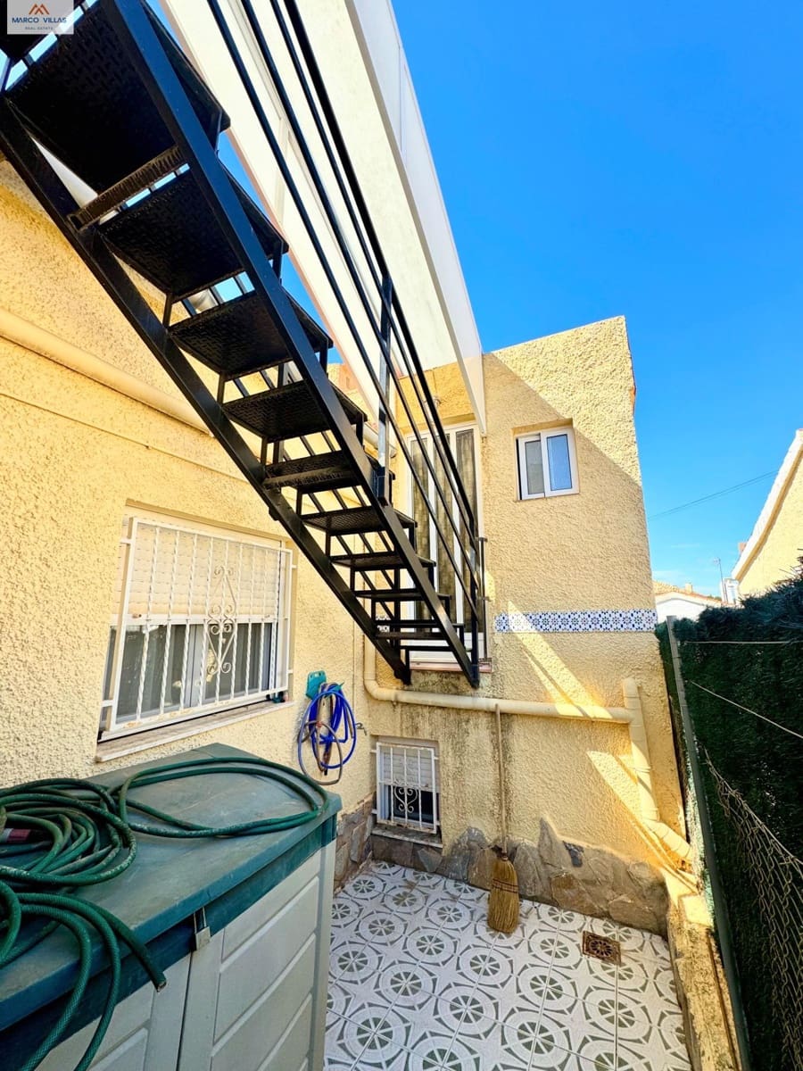 3 bedroom Villa for sale in San Fulgencio with garage - € 185,000 (Ref: 9695334)