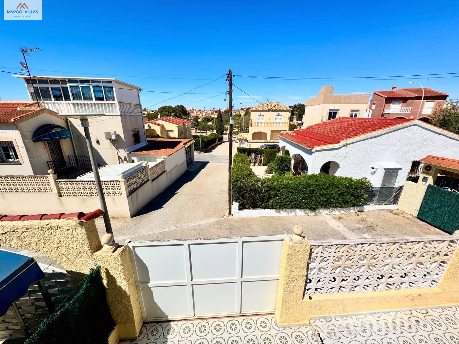 3 bedroom Villa for sale in San Fulgencio with garage - € 185,000 (Ref: 9695334)