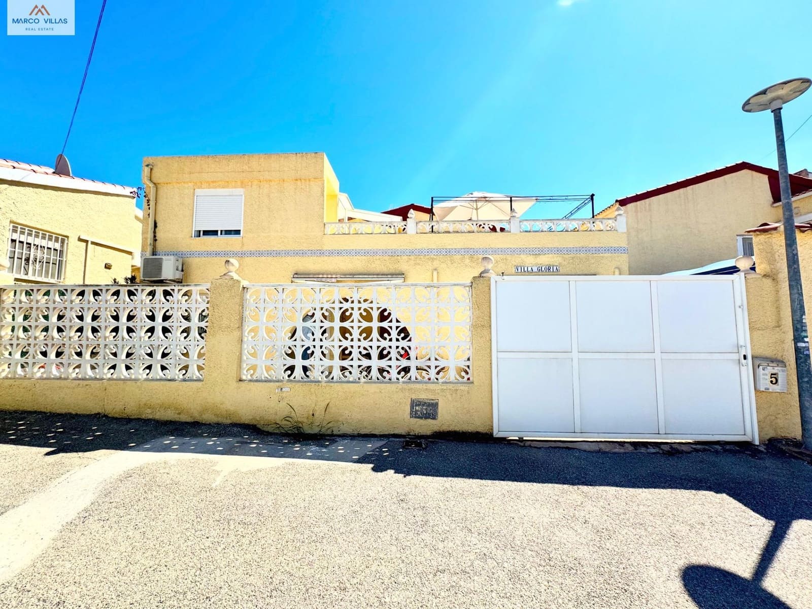 3 bedroom Villa for sale in San Fulgencio with garage - € 185,000 (Ref: 9695334)