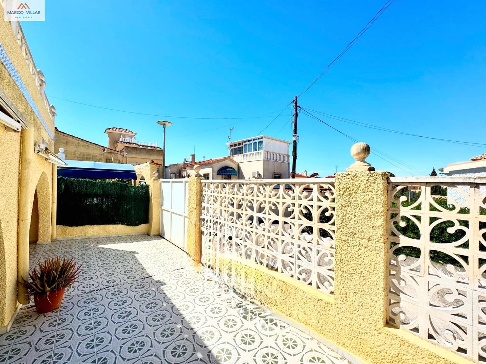 3 bedroom Villa for sale in San Fulgencio with garage - € 185,000 (Ref: 9695334)