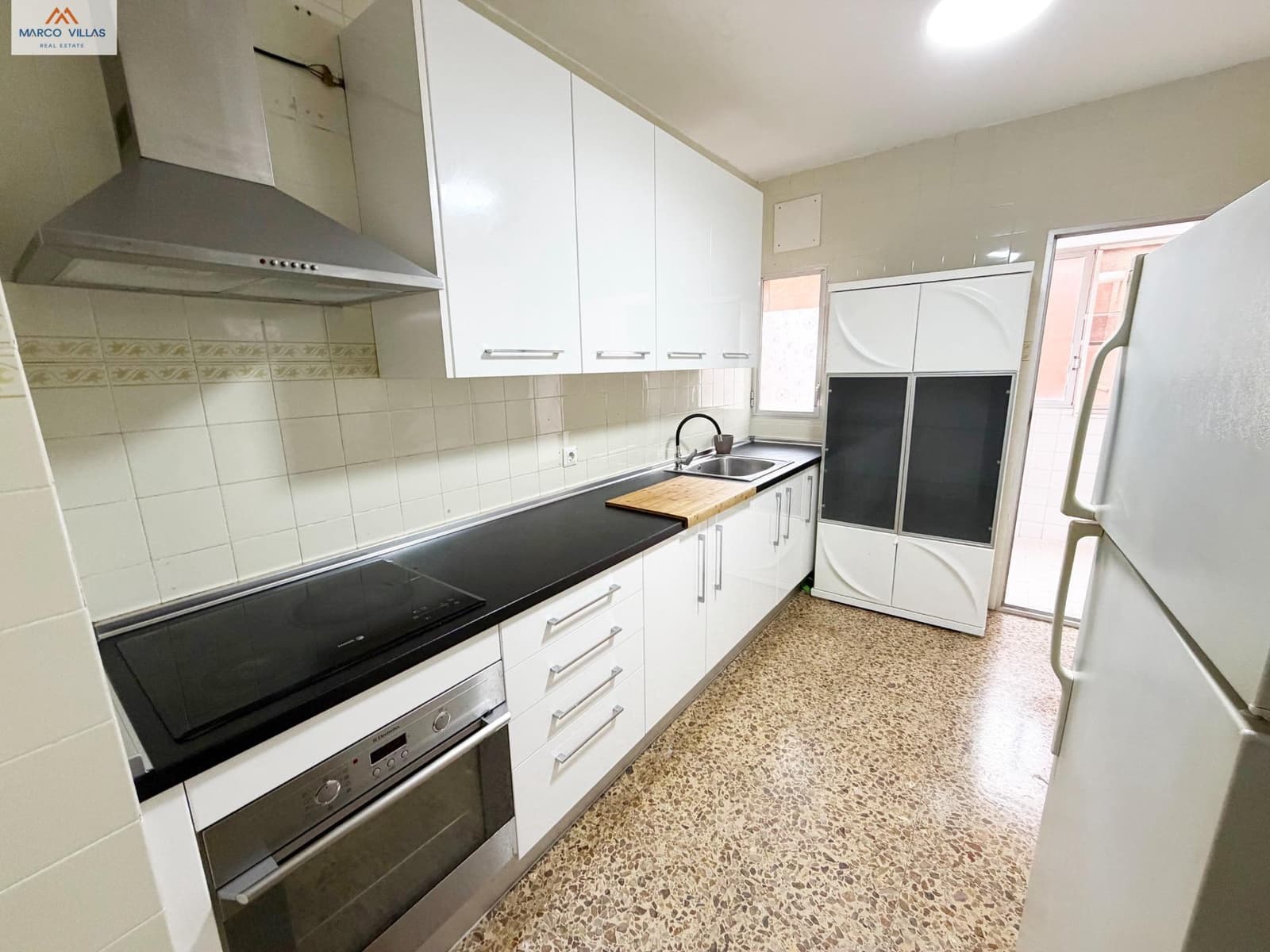 4 bedroom Flat for sale in Guardamar del Segura with garage - € 195,000 (Ref: 9714932)