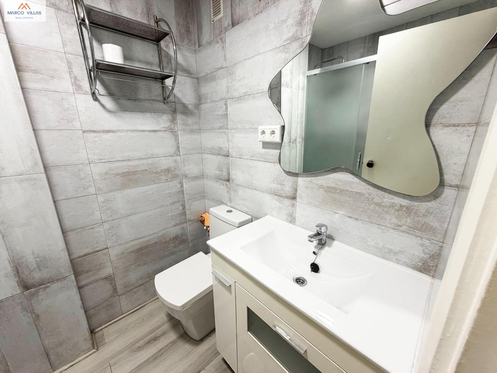 4 bedroom Flat for sale in Guardamar del Segura with garage - € 195,000 (Ref: 9714932)