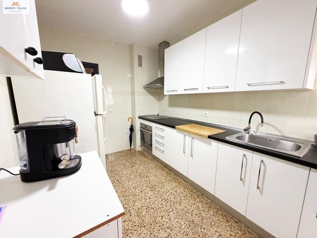 4 bedroom Flat for sale in Guardamar del Segura with garage - € 195,000 (Ref: 9714932)