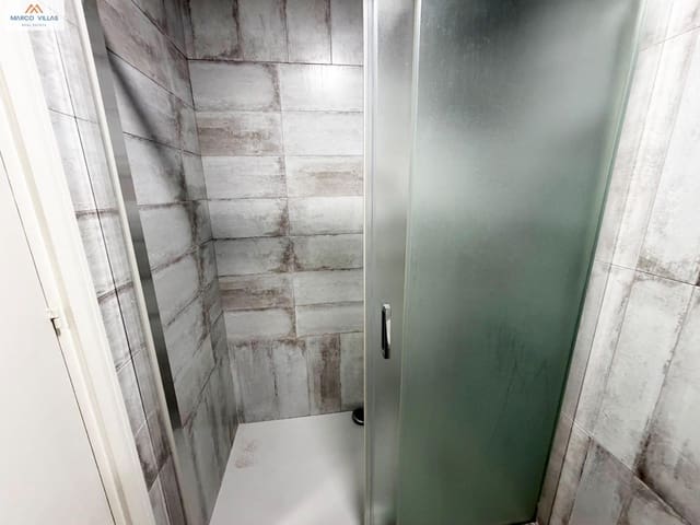 4 bedroom Flat for sale in Guardamar del Segura with garage - € 195,000 (Ref: 9714932)