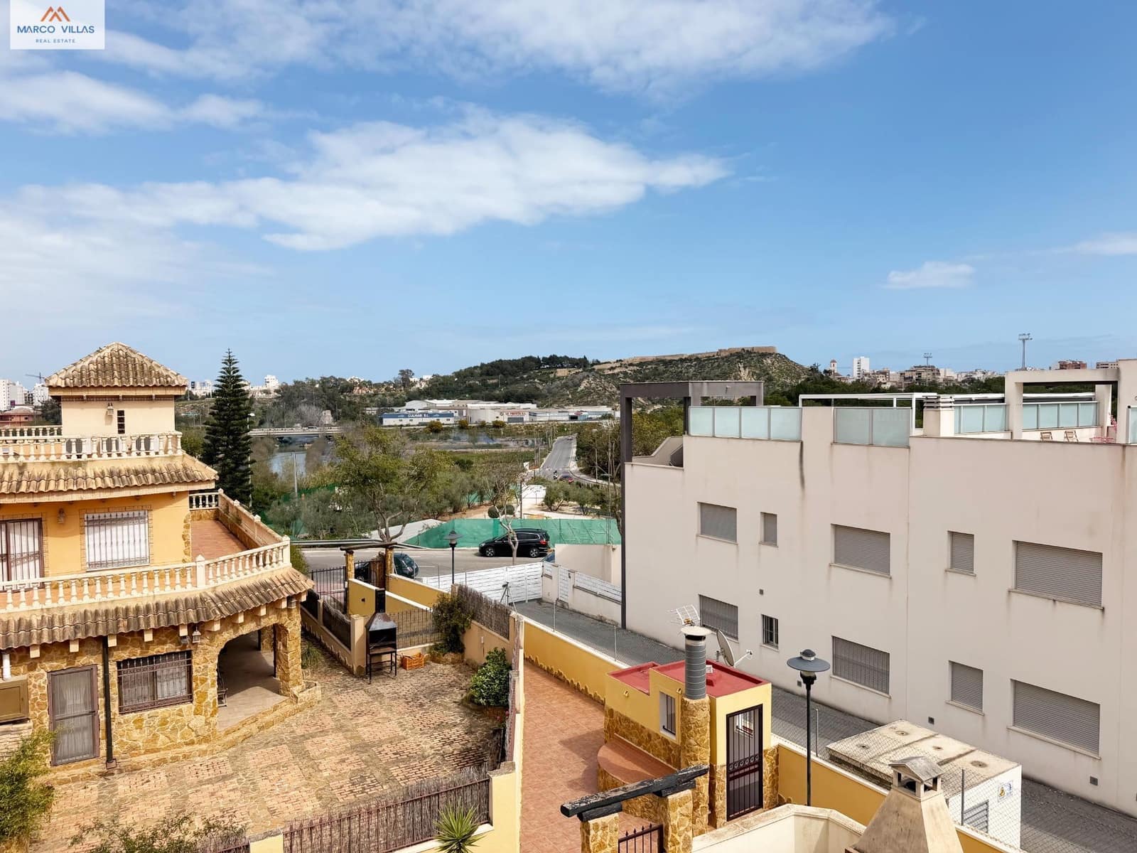 2 soverom Bungalow til salgs i Guardamar del Segura med svømmebasseng - € 280 000 (Ref: 9726640)