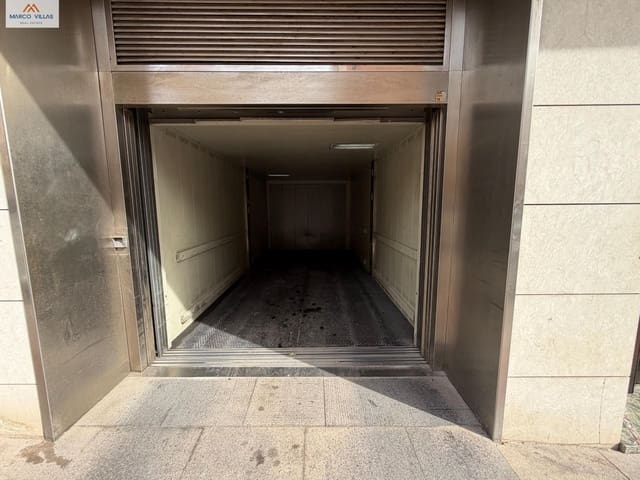 Garage till salu i Guardamar del Segura - 15 000 € (Ref: 9752025)