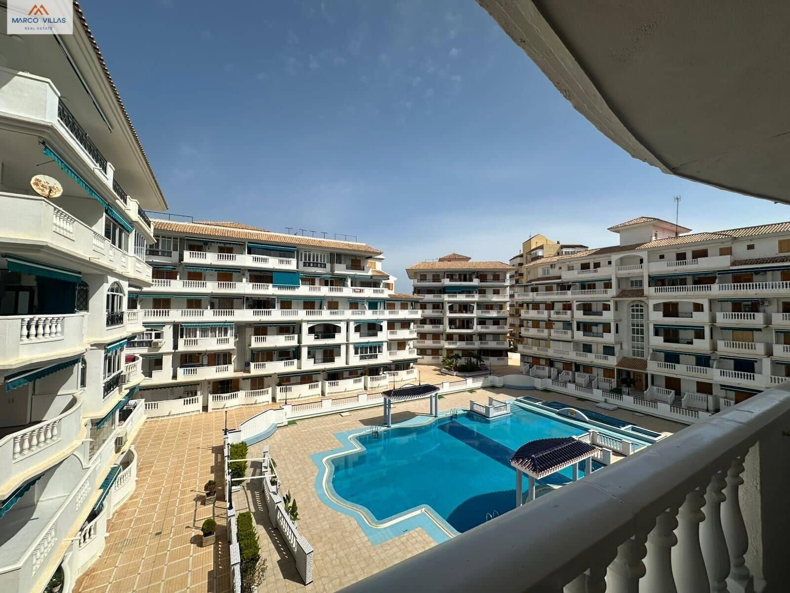 1 bedroom Apartment for sale in Torrevieja with pool - € 155,000 (Ref: 9752026)