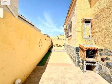 4 soverom Villa til salgs i San Fulgencio med garasje - € 210 000 (Ref: 9755671)