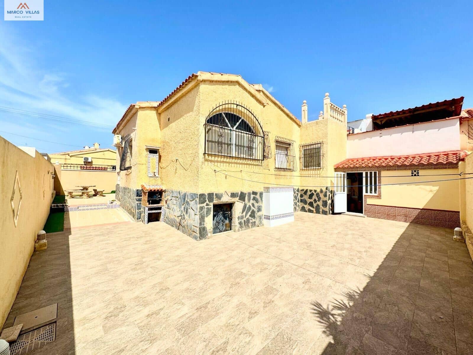 4 soverom Villa til salgs i San Fulgencio med garasje - € 210 000 (Ref: 9755671)