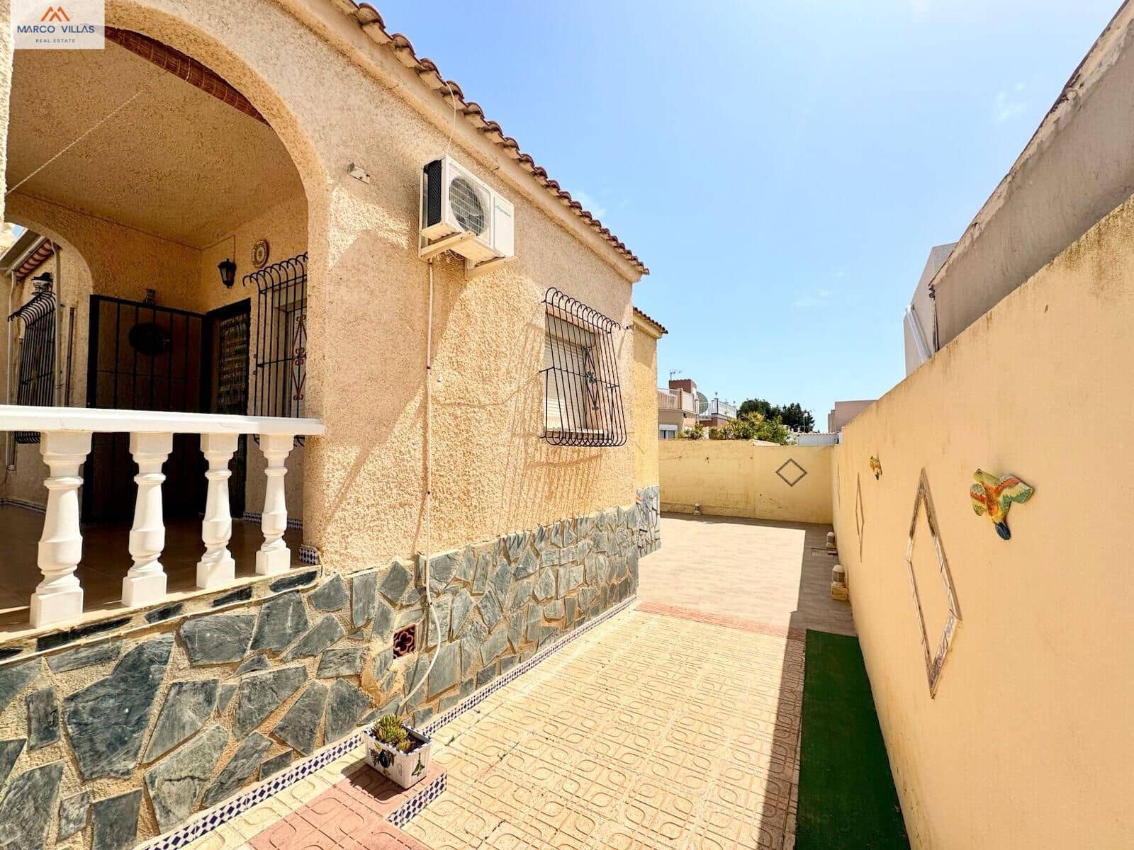 4 soverom Villa til salgs i San Fulgencio med garasje - € 210 000 (Ref: 9755671)